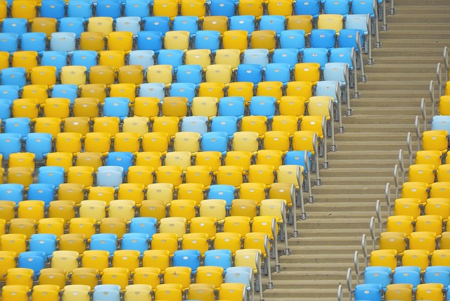 緊密合作 緊密合作